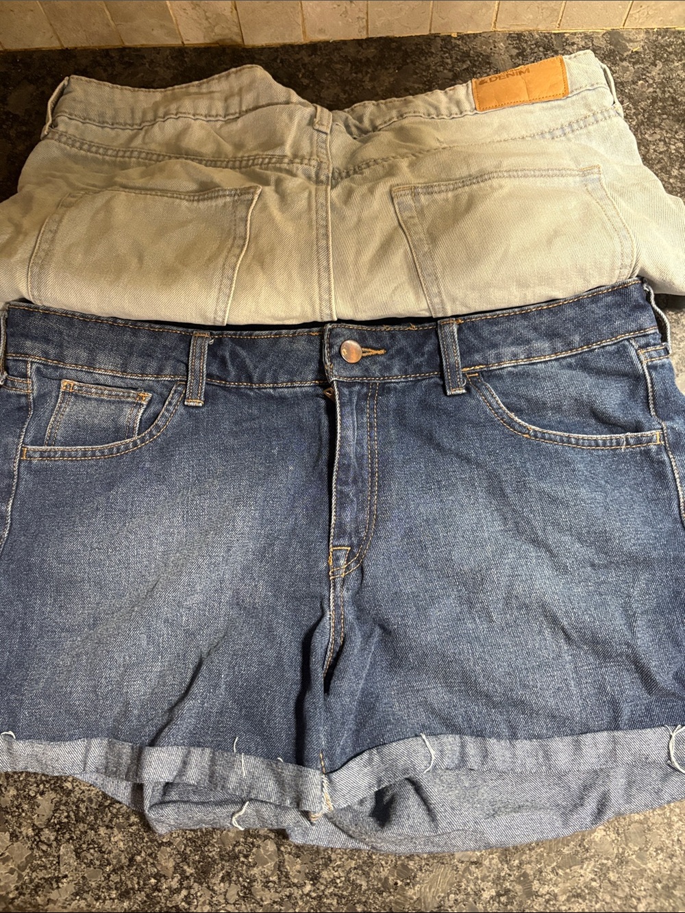 H&M Bundle of 2 Distressed Denim Shorts  High Waist Light  Blue & Dark Blue - Picture 5 of 6